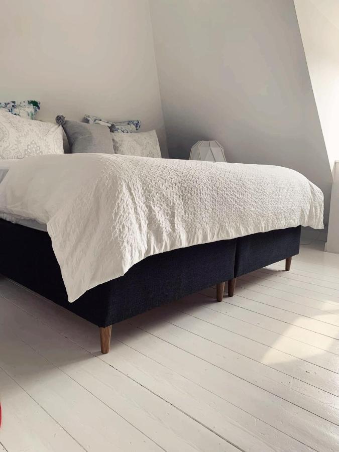 Room In A Danish Cottage With Garden View, 10 Min To Cph Gentofte Exterior photo
